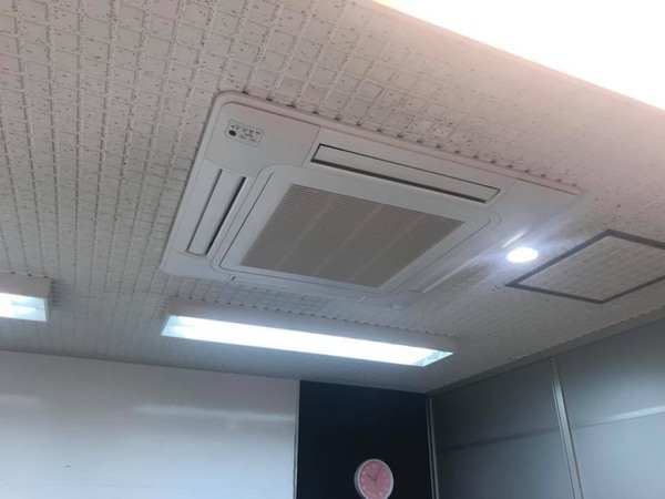 京都市上京区　業務用エアコン入替工事（学習塾様）