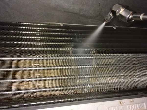 【3月】エアコンクリーニングで空気を綺麗に除菌・抗菌！