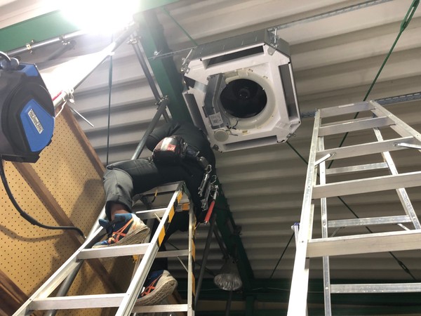 京都市伏見区　業務用エアコン新設工事　（テナント様）