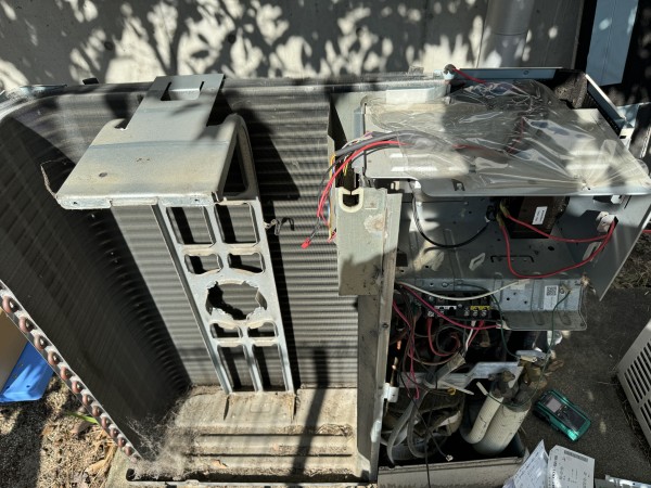 京都府宇治市　エアコン修理（学校）