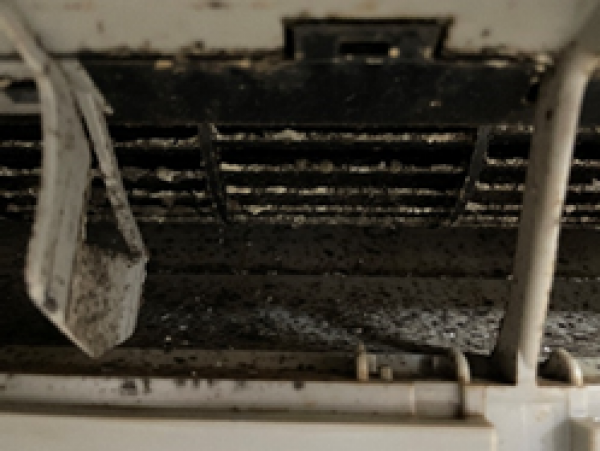 京都市伏見区　エアコン洗浄（ご自宅）