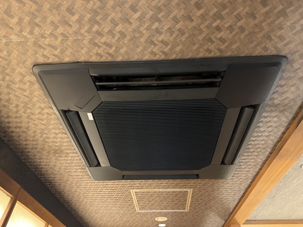 京都市東山区　エアコン修理（店舗様）