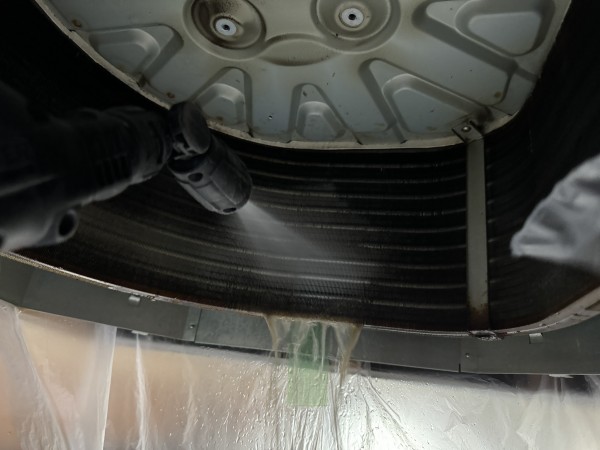 滋賀県栗東市　エアコン洗浄（店舗様）