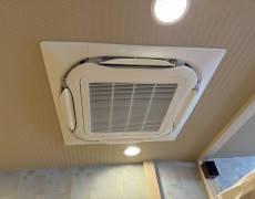 奈良県北葛城郡　エアコン工事（店舗様）
