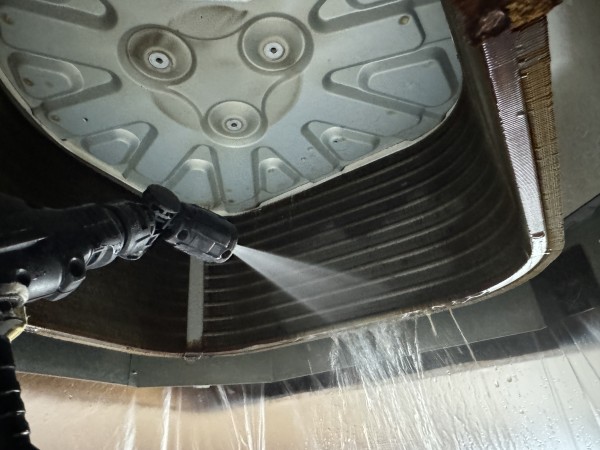 滋賀県栗東市　エアコン洗浄（店舗様）のサムネイル