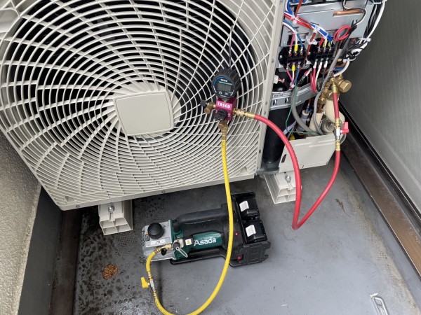 兵庫県宝塚市　エアコン工事（店舗様）